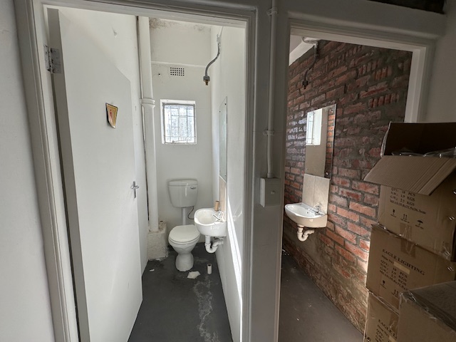 To Let commercial Property for Rent in Maitland Western Cape